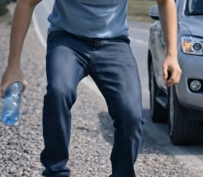 V0402009_Brave Young Man Steps In to Save Baby Kitten from Weasel Attack � #AnimalRescue #HeroMoment #CatLove #Heartwarmi_part2